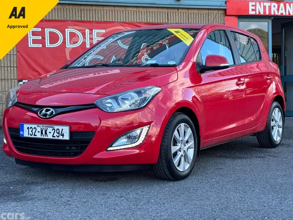 Hyundai i20 Hatchback, Diesel, 2013, Red