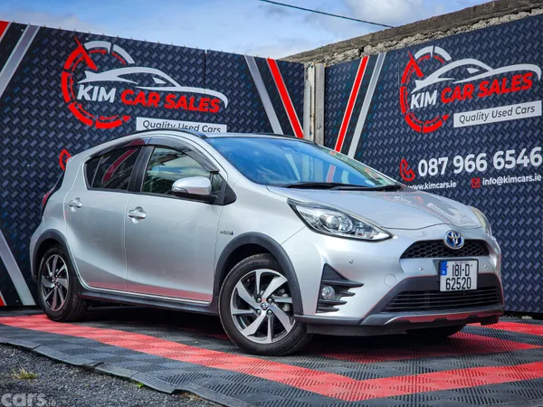 Toyota Aqua Hatchback, Petrol Hybrid, 2018, Silver