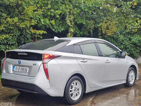 Toyota Prius Hatchback, Petrol Hybrid, 2017, Silver