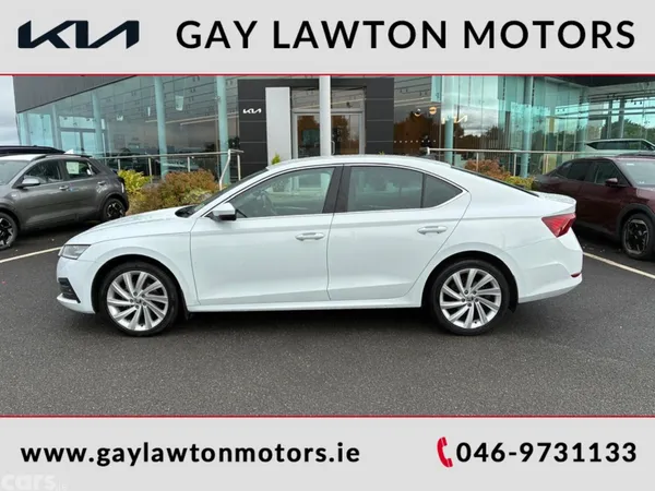 Skoda Octavia Hatchback, Diesel, 2023, White