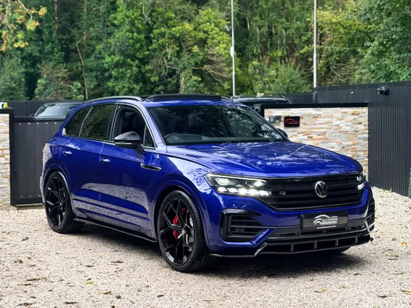 Volkswagen Touareg SUV, Petrol Plug-in Hybrid, 2023, Blue