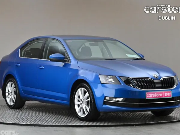Skoda Octavia Hatchback, Petrol, 2019, Blue