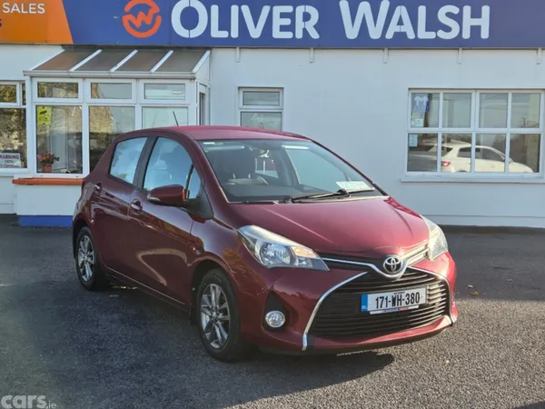 Toyota Yaris Hatchback, Petrol, 2017, Red
