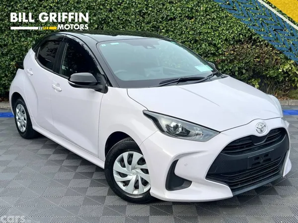 Toyota Yaris Hatchback, Petrol, 2021, White
