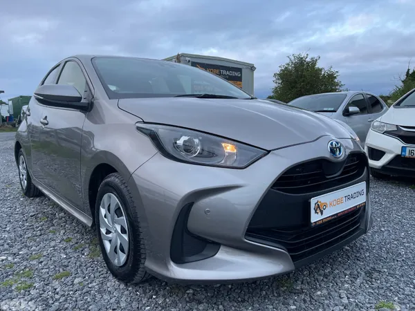 Toyota Yaris Hatchback, Petrol Hybrid, 2021, Brown