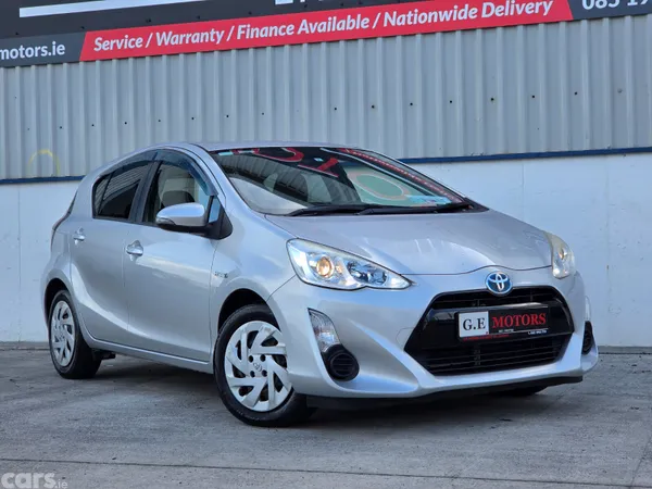 Toyota Aqua Hatchback, Petrol Hybrid, 2017, Silver