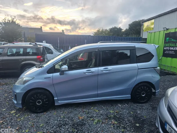 Honda Freed MPV, Petrol Hybrid, 2012, Blue