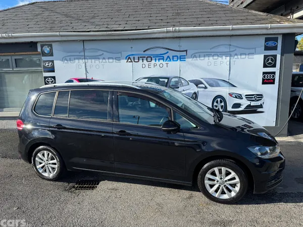 Volkswagen Touran MPV, Diesel, 2017, Black
