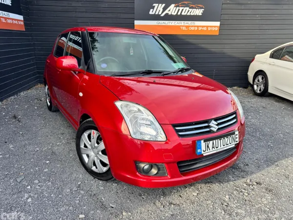 Suzuki Swift Hatchback, Petrol, 2009, Red