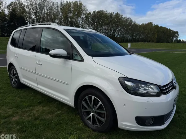 Volkswagen Touran MPV, Petrol, 2013, White