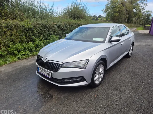Skoda Superb Hatchback, Diesel, 2023, Grey