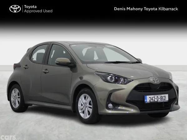 Toyota Yaris Hatchback, Petrol Hybrid, 2024, Bronze