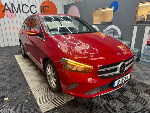 Mercedes-Benz B-Class Hatchback, Petrol, 2019, Red