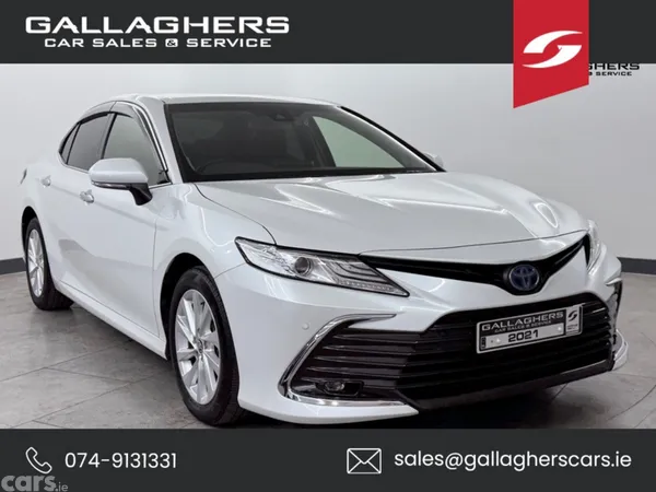 Toyota Camry Saloon, Petrol Hybrid, 2021, White