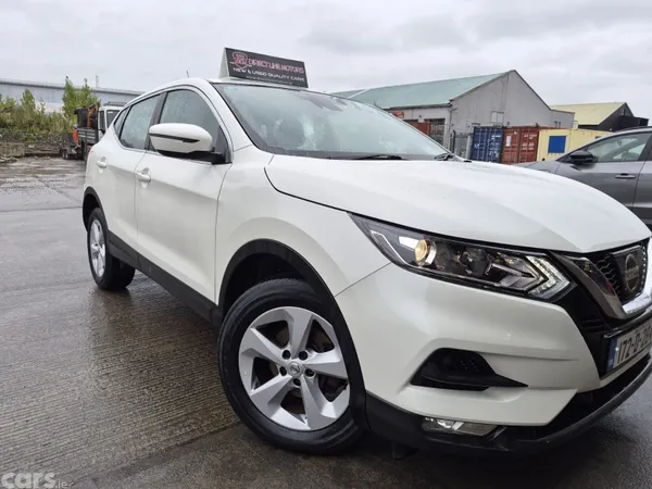 Nissan Qashqai SUV, Petrol, 2017, White