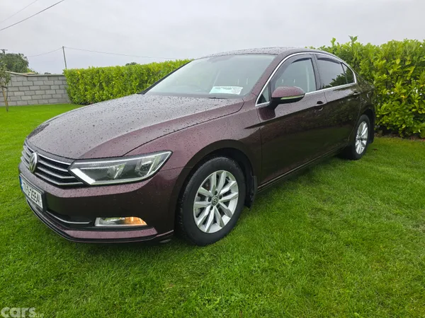 Volkswagen Passat Saloon, Diesel, 2017, Red