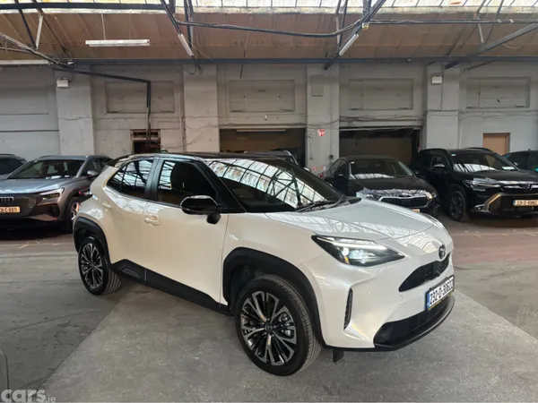 Toyota Yaris Cross Hatchback, Petrol Hybrid, 2023, White