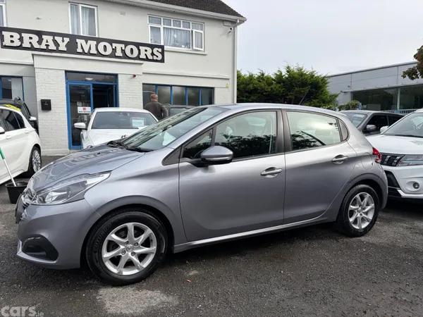 Peugeot 208 Hatchback, Petrol, 2019, Grey
