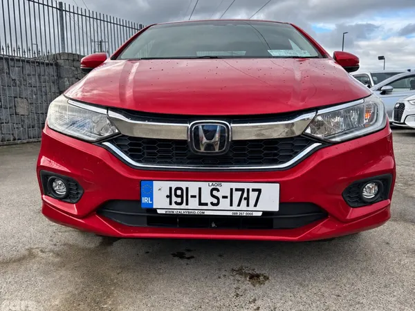 Honda Grace Saloon, Petrol Hybrid, 2019, Red