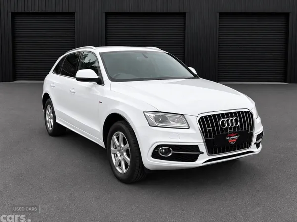Audi Q5 , Petrol, 2013, 