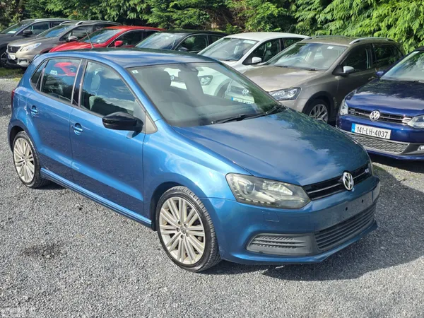 Volkswagen Polo Hatchback, Petrol, 2013, Blue