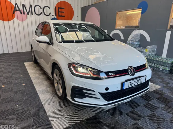 Volkswagen Golf Hatchback, Petrol, 2017, White