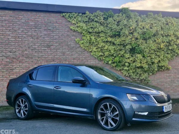 Skoda Octavia Saloon, Diesel, 2019, Grey