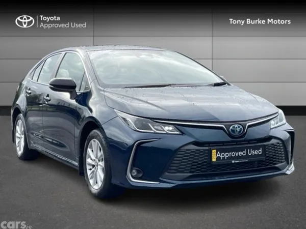 Toyota Corolla Saloon, Petrol Hybrid, 2026, Green