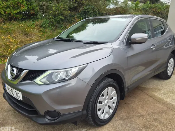 Nissan Qashqai Hatchback, Petrol, 2014, Grey