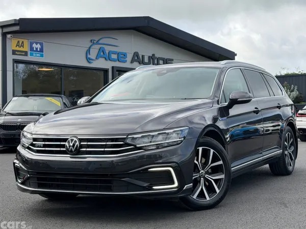 Volkswagen Passat Estate, Petrol Plug-in Hybrid, 2022, Grey