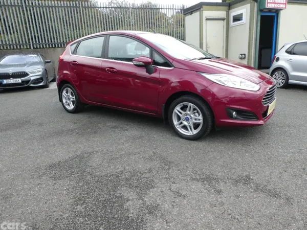 Ford Fiesta Hatchback, Petrol, 2014, Red