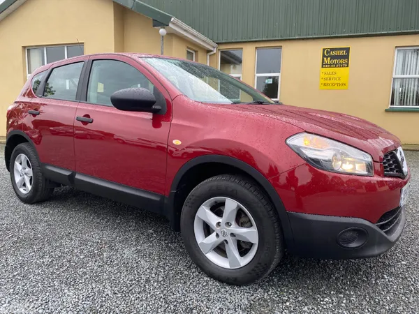 Nissan Qashqai MPV, Diesel, 2013, Red