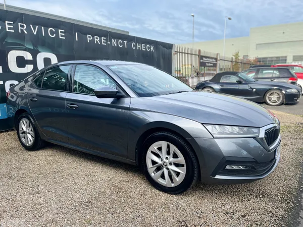 Skoda Octavia Saloon, Diesel, 2024, Grey