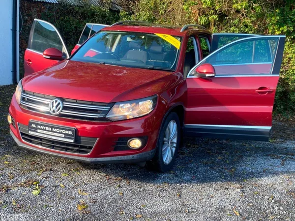 Volkswagen Tiguan SUV, Diesel, 2015, Red