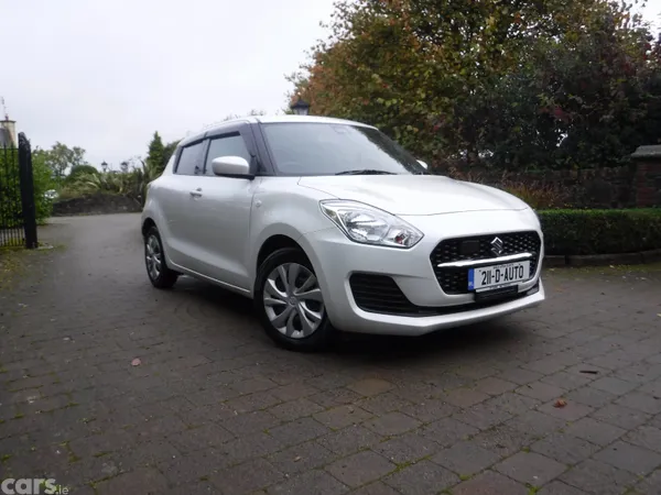 Suzuki Swift Hatchback, Petrol, 2021, White