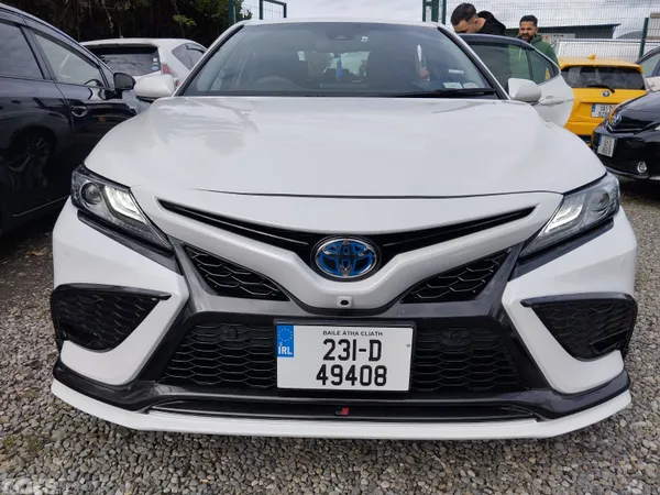 Toyota Camry Hatchback, Petrol Hybrid, 2023, White