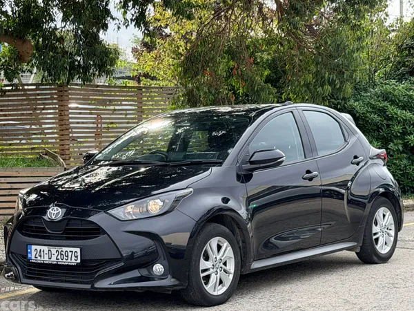 Toyota Yaris Hatchback, Petrol Hybrid, 2024, Black