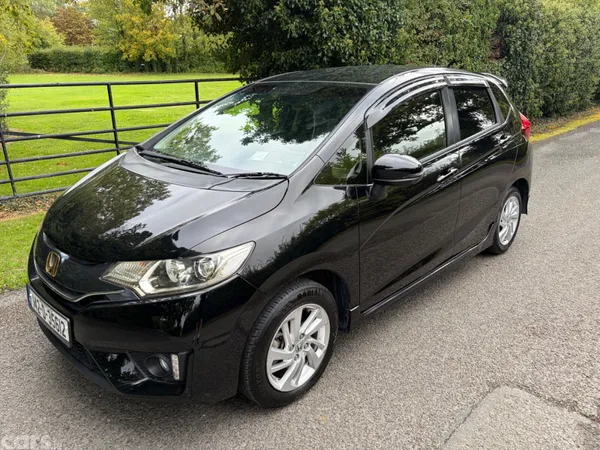 Honda Fit Hatchback, Petrol, 2014, White