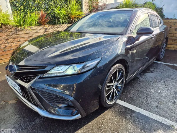 Toyota Camry Saloon, Petrol Hybrid, 2022, Black