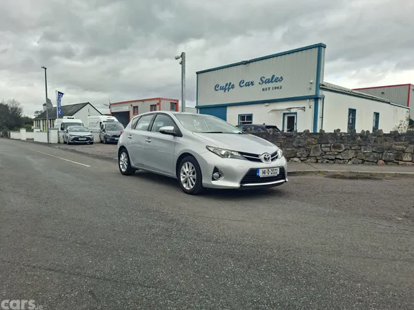 Toyota Auris Hatchback, Diesel, 2014, Silver