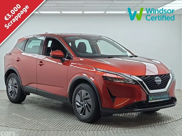 Nissan Qashqai MPV, Petrol, 2023, Red