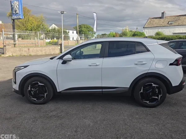 Kia Sportage MPV, Diesel Hybrid, 2026, White