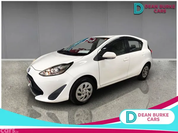 Toyota Aqua Hatchback, Petrol Hybrid, 2021, White