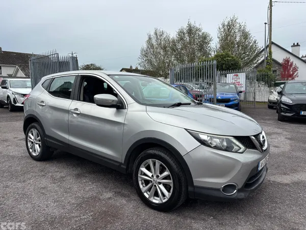 Nissan Qashqai Hatchback, Diesel, 2014, Silver