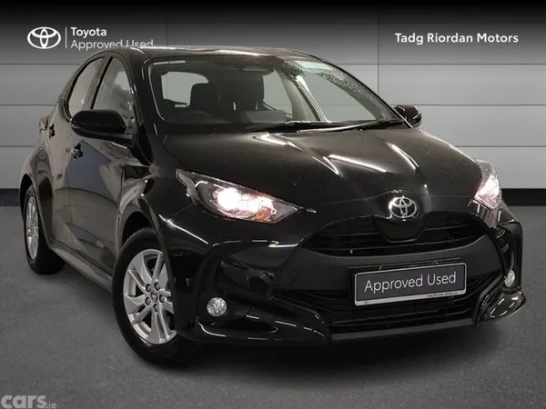 Toyota Yaris Hatchback, Petrol Hybrid, 2026, Black