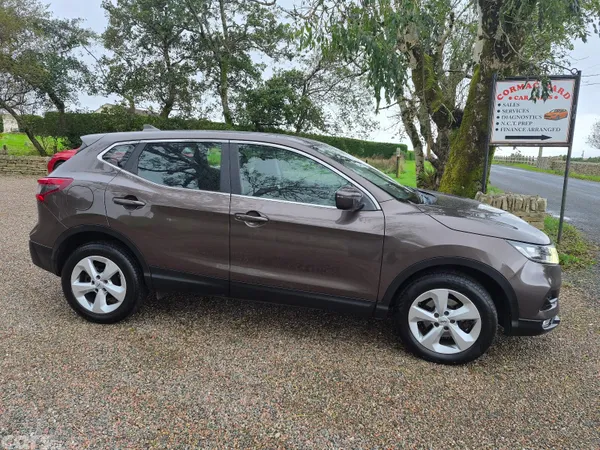 Nissan Qashqai Hatchback, Diesel, 2019, Brown