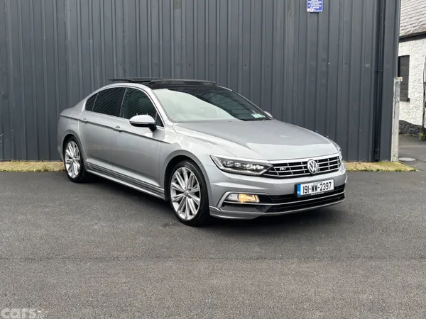 Volkswagen Passat Saloon, Diesel, 2019, Silver
