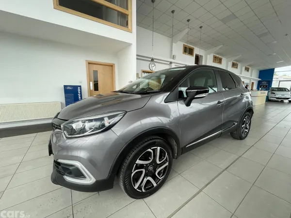 Renault Captur Hatchback, Petrol, 2021, Grey