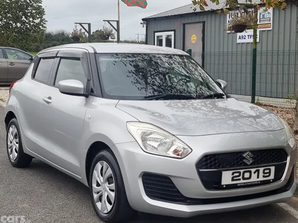 Suzuki Swift Hatchback, Petrol, 2019, Silver
