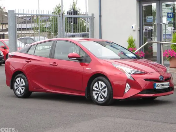 Toyota Prius Hatchback, Petrol Hybrid, 2019, Red